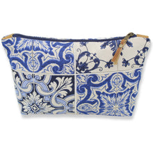 Load image into Gallery viewer, Azulejo Tile Pattern Clutch with Zipper and Leather Pull - Made in Portugal
