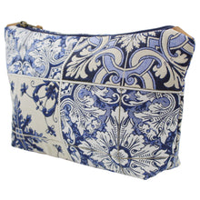 Load image into Gallery viewer, Azulejo Tile Pattern Clutch with Zipper and Leather Pull - Made in Portugal
