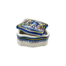 Load image into Gallery viewer, Coimbra Ceramics Hand-painted Decorative Box with Lid XVII Cent Recreation #232-1700
