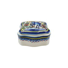 Load image into Gallery viewer, Coimbra Ceramics Hand-painted Decorative Box with Lid XVII Cent Recreation #232-1700
