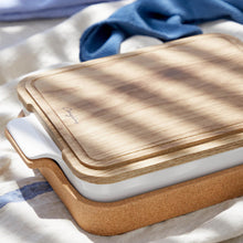 Load image into Gallery viewer, Casafina Ensemble 16&quot; Rectangular White Baker with Cork Tray
